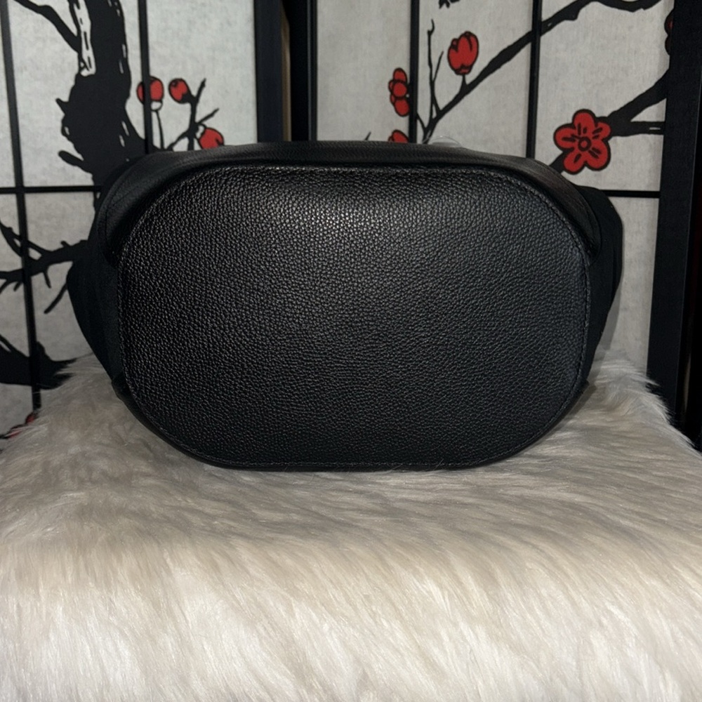 Michael Kors PORTIA Large Tote - Picture 4 of 4